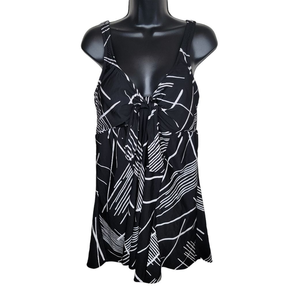 Penbrooke black & white one-piece swimsuit swim dress size 24w